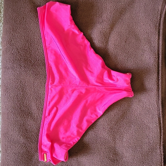 Victoria's secret fucsia gold O-ring cheeky bikini bottom - Picture 5 of 10